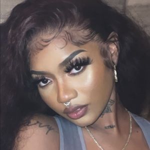 Meet your Posher, Yanique